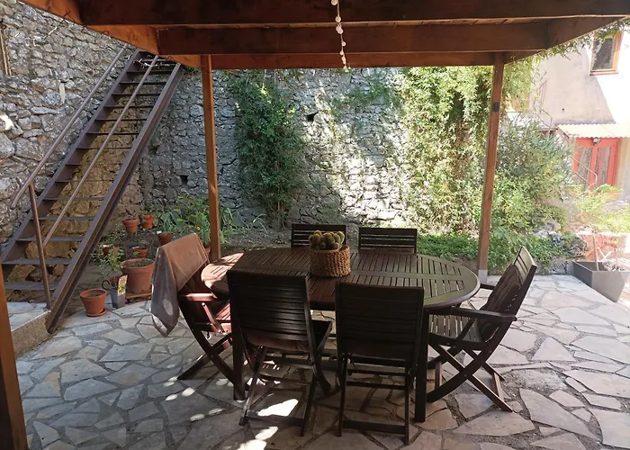 L'oppidum Bed and Breakfast 3*